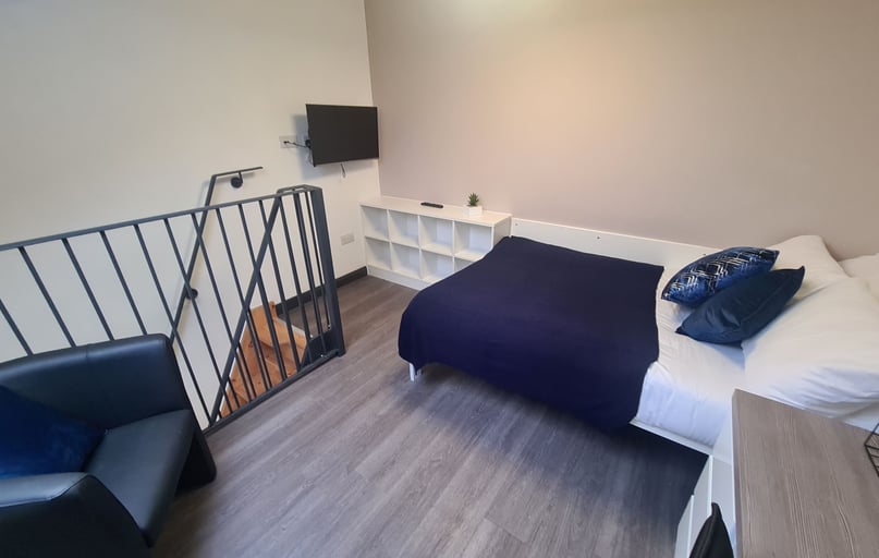Studio Platinum Top Floor, St James' House, St James' Street, City Centre, Newcastle - Image 1