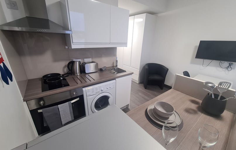 Studio Silver Plus Top Floor, St James' House, St James' Street, City Centre, Newcastle - Image 1