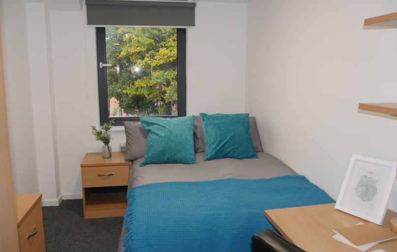 Ensuite - Bronze, Central Place, 59a Edward Street, Netherthorpe, Sheffield - Image 1