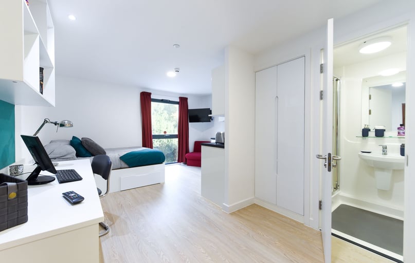 Studio silver plus city view, Vincent Place, Vincent's Walk, City Centre, Southampton - Image 1