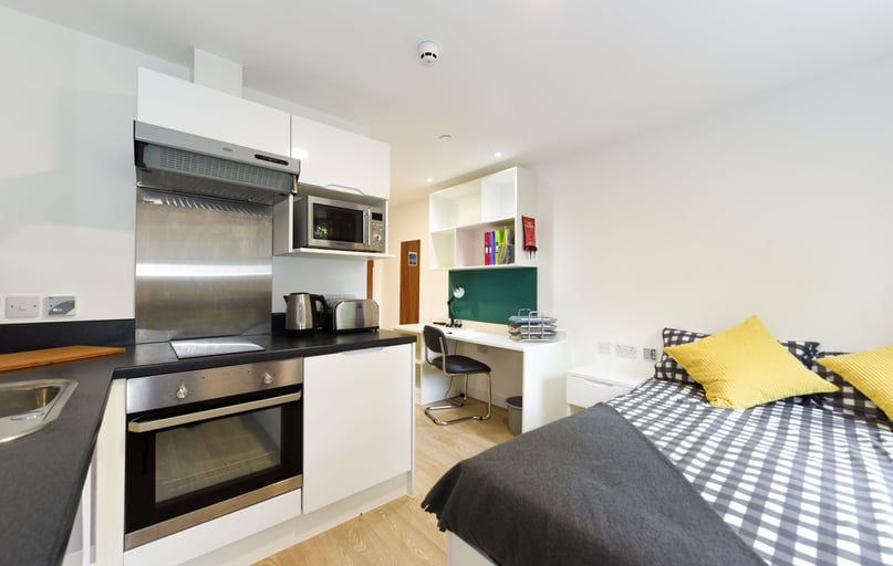 Studio bronze, Vincent Place, Vincent's Walk, City Centre, Southampton - Image 1