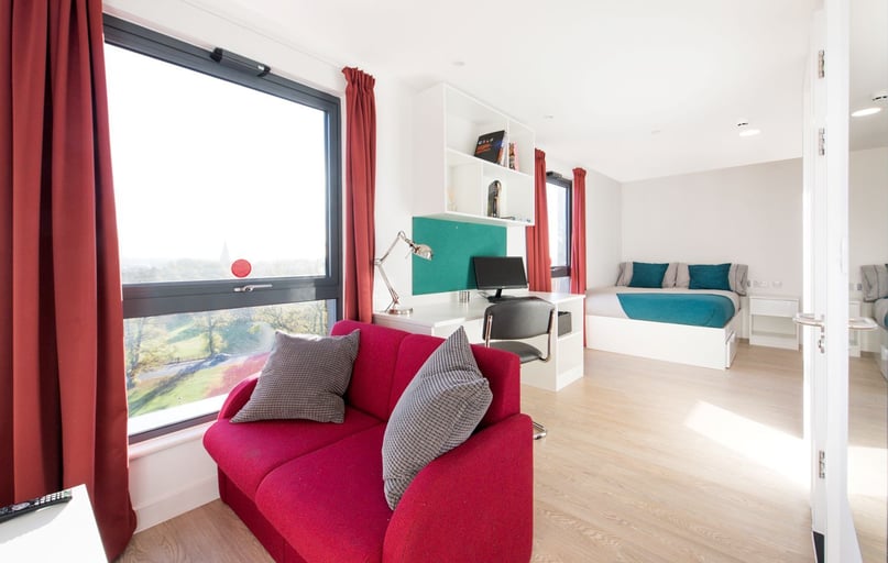 Studio gold, Vincent Place, Vincent's Walk, City Centre, Southampton - Image 1