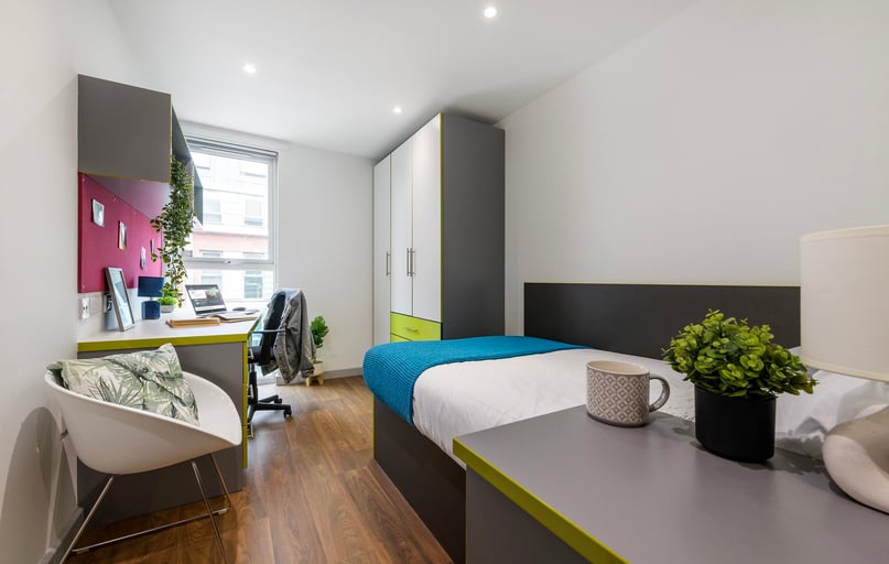 Ensuite bronze, The Boulevard, 6-18 Hull Road, Central, York - Image 1