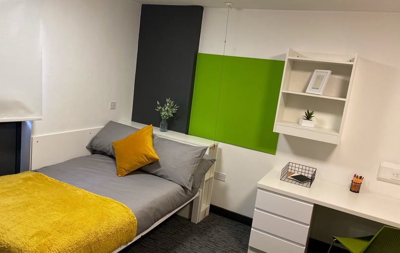 Ensuite Silver, St James' Point, Pitt Street, City Centre, Newcastle - Image 1