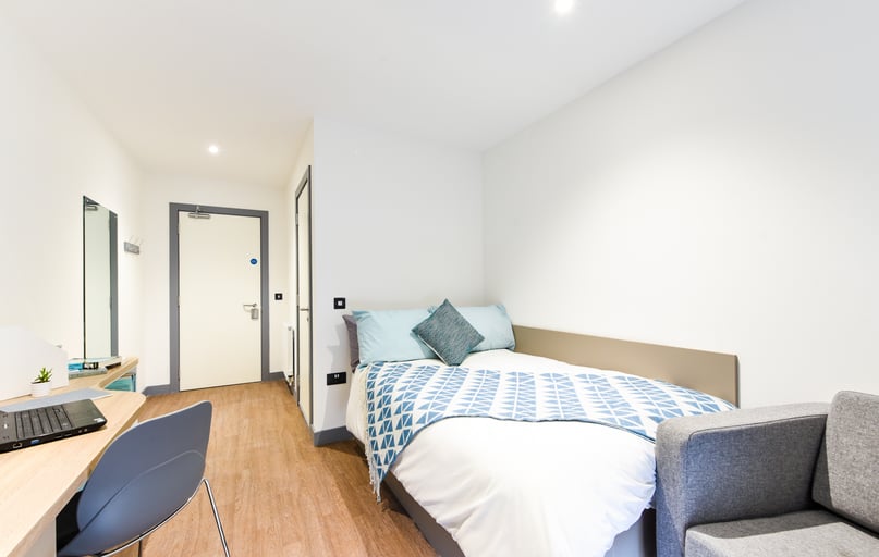 Ensuite Bronze - City View (upper Floors), Great Patrick Street, 28-30 Great Patrick Street, City Centre, Belfast - Image 1