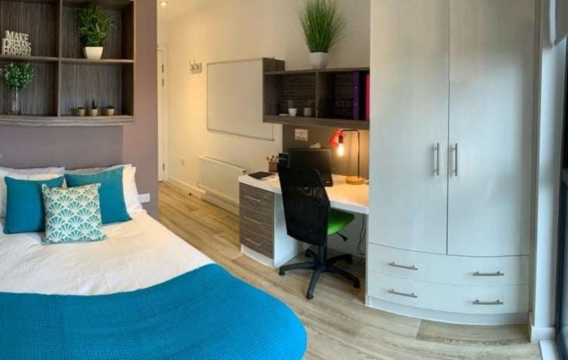 Ensuite Bronze, Newcastle 1, Blandford Square, City Centre, Newcastle - Image 1