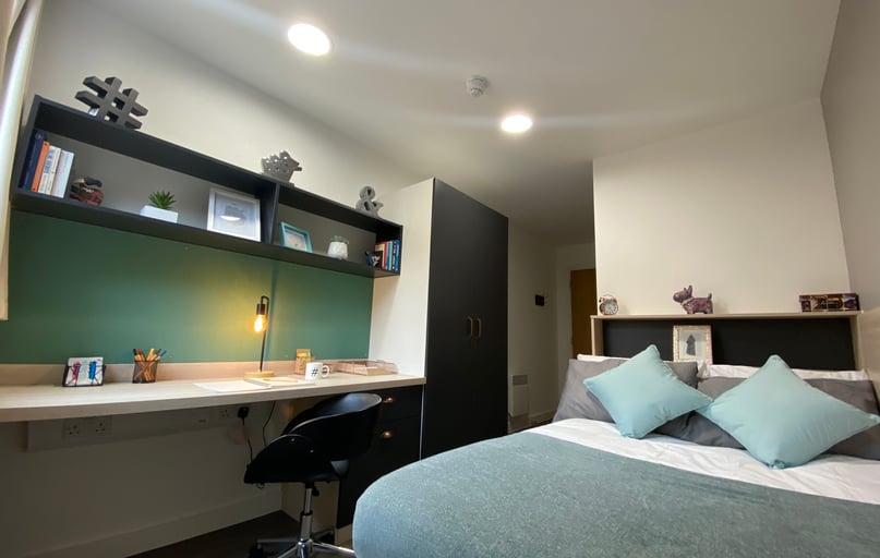 En-suite diamond, Mannequin House, 5 Blackhorse Lane, Walthamstow, London - Image 1