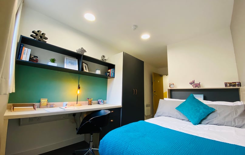 Ensuite Bronze, St Mungo's,  200 St James Road, City Centre, Glasgow - Image 1