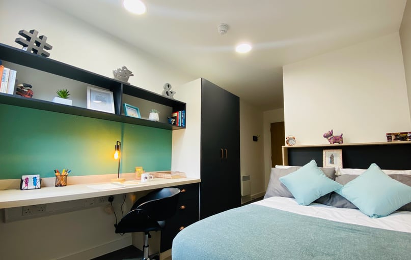 Ensuite Gold, St Mungo's,  200 St James Road, City Centre, Glasgow - Image 1