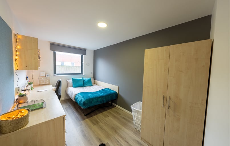 Ensuite silver, Trinity Square, Shakespeare House, North Church Street, Victoria, Nottingham - Image 1