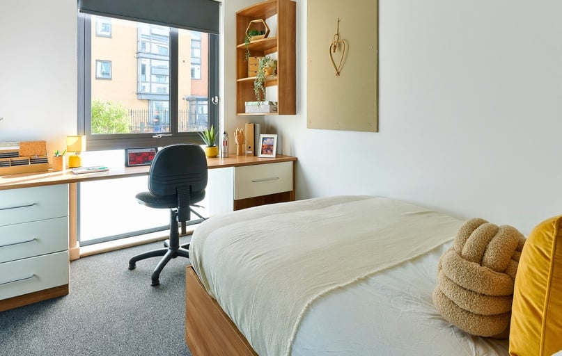 Gold Ensuite, The Cavendish, Winnall Close, Winnall, Winchester - Image 1