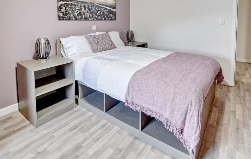 Apartment Premium, Trinity Hall, Holborn Approach, Woodhouse, Leeds - Image 1