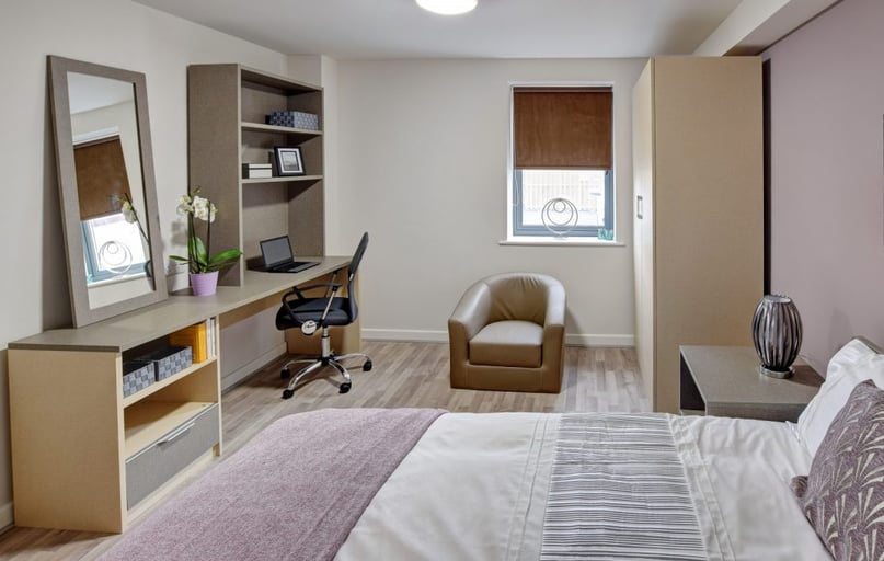 Apartment Premium Deluxe, Trinity Hall, Holborn Approach, Woodhouse, Leeds - Image 1