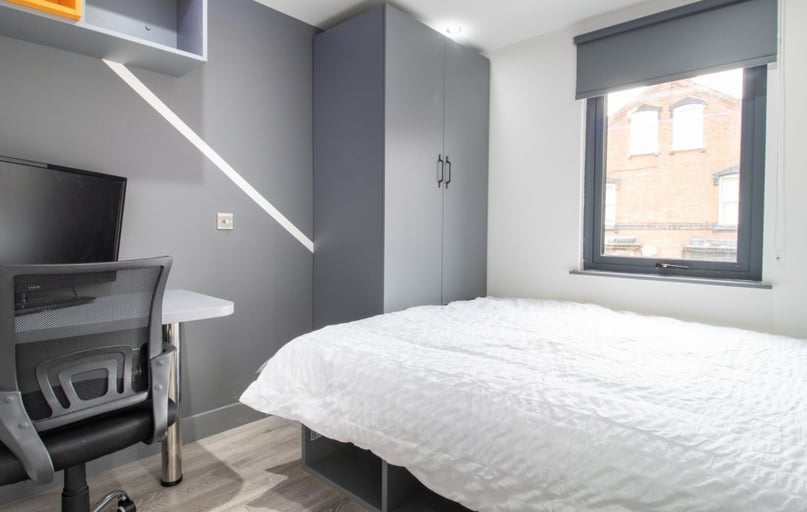 Cluster Luxe, Trinity Hall, Holborn Approach, Woodhouse, Leeds - Image 1