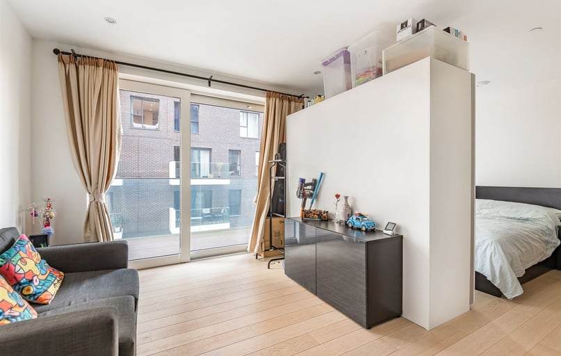 Flat 21, 48 Reminder Lane, Greenwich, London - Image 1