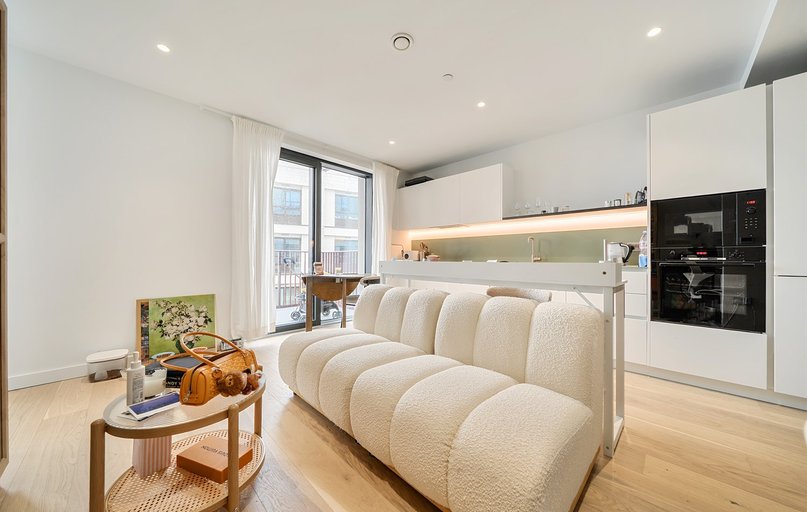 Flat 1001, 8 Pilot Walk, Greenwich, London - Image 1