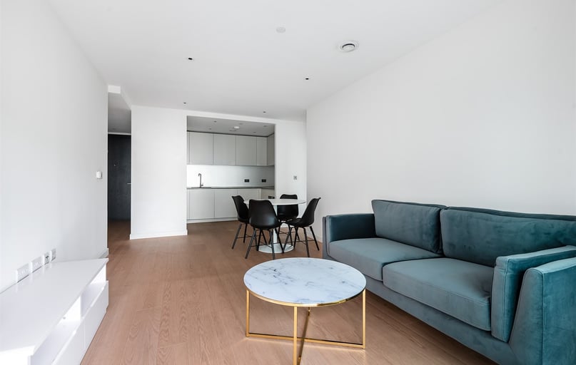 Flat 506, 10 Cutter Lane, Greenwich, London - Image 1
