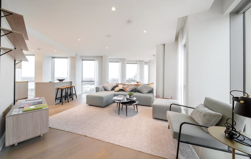 Flat 2501, 4 Cutter Lane, Greenwich, London - Image 1