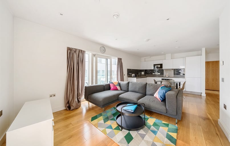 Flat 62, 22 John Harrison Way, Greenwich, London - Image 1