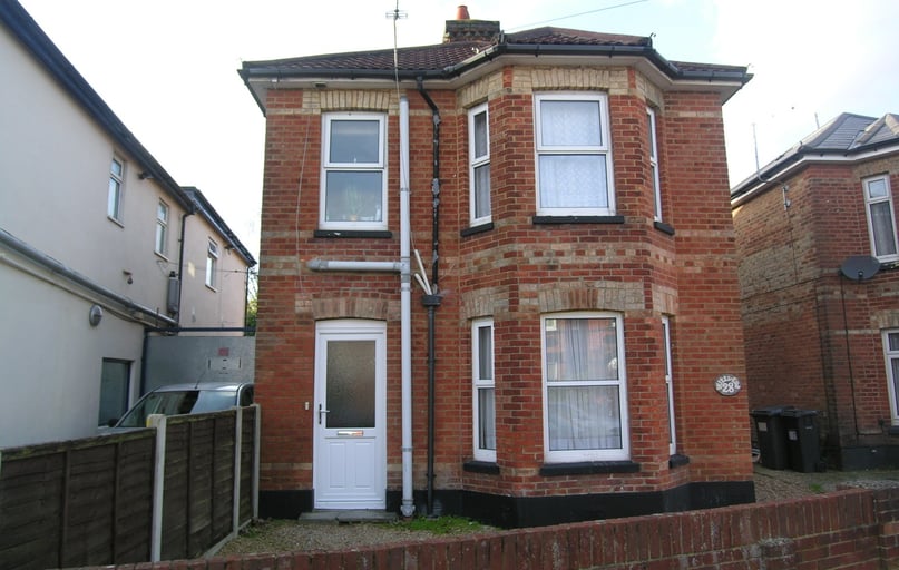 28 Trafalgar Road, Charminster, Bournemouth - Image 1
