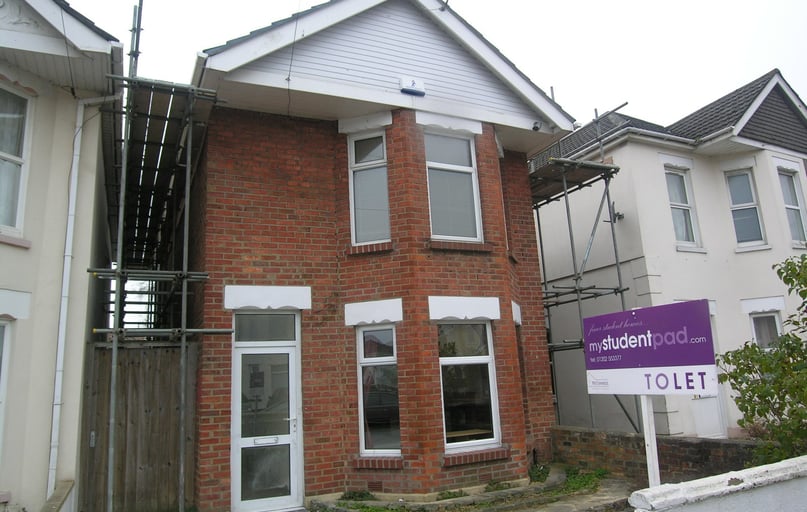 Charminster, Springbourne, Bournemouth - Image 1