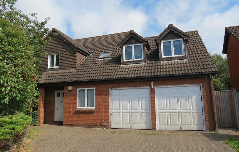 10 Vine Farm Road, Talbot village, Poole - Image 1
