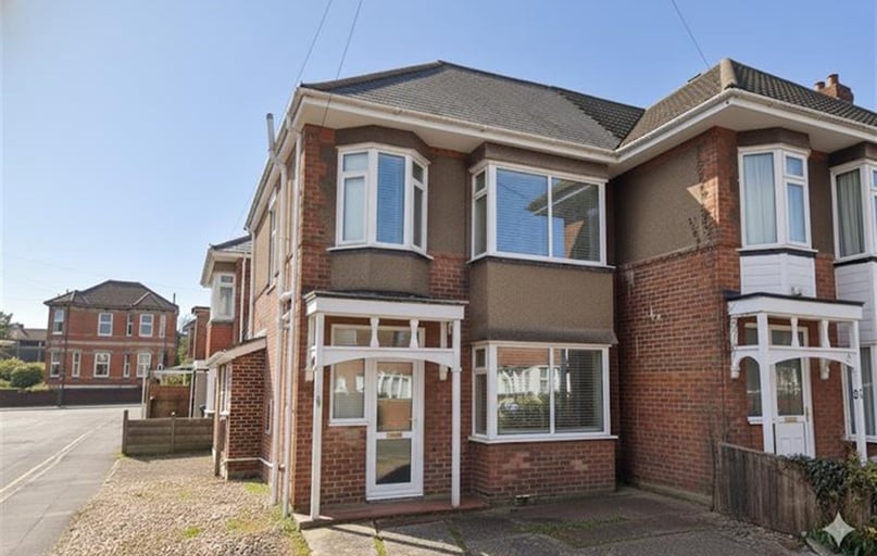 2b Maple Road, Winton, Bournemouth - Image 1