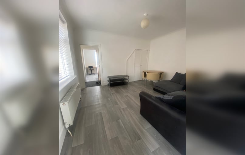 Winton, Moordown, Bournemouth - Image 1