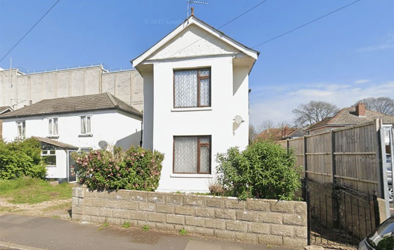 Winton, Moordown, Bournemouth - Image 1