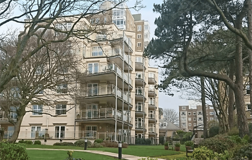 Flat 15, Bay View Gardens 14b, West Cliff Road, City Centre, Bournemouth - Image 1