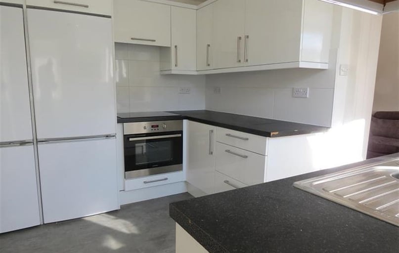 1 Talbot Hill Road, Winton, Bournemouth - Image 1