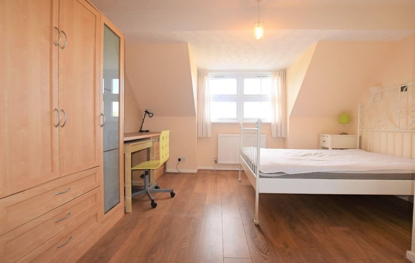 Henry Court, Wincheap, Canterbury - Image 1