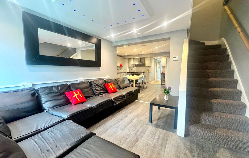 Tenterden Drive, Hales Place, Canterbury - Image 1