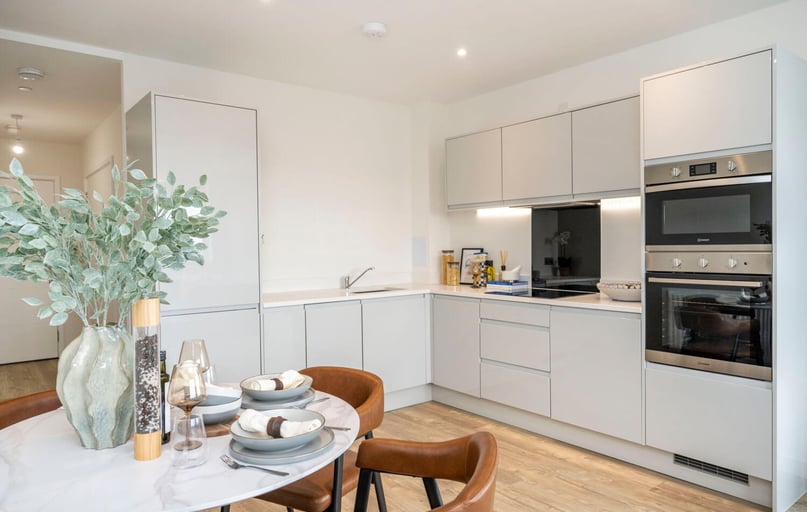 2 Bed Apartments, Riverview, Elmsleigh Road, Staines, London - Image 1