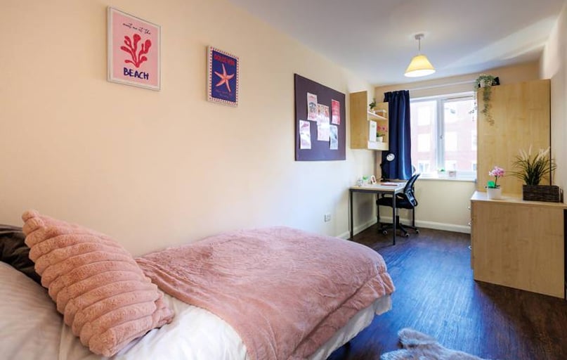 Bronze Single, Raleigh Park, Faraday Road, Dunkirk, Nottingham - Image 1