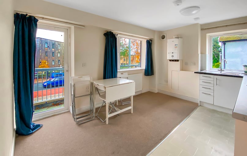 a London Road, Headington, Oxford - Image 1