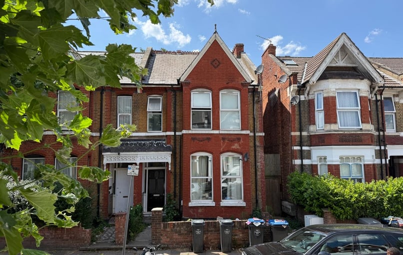 Harlesden Gardens, Harlesden, London - Image 1