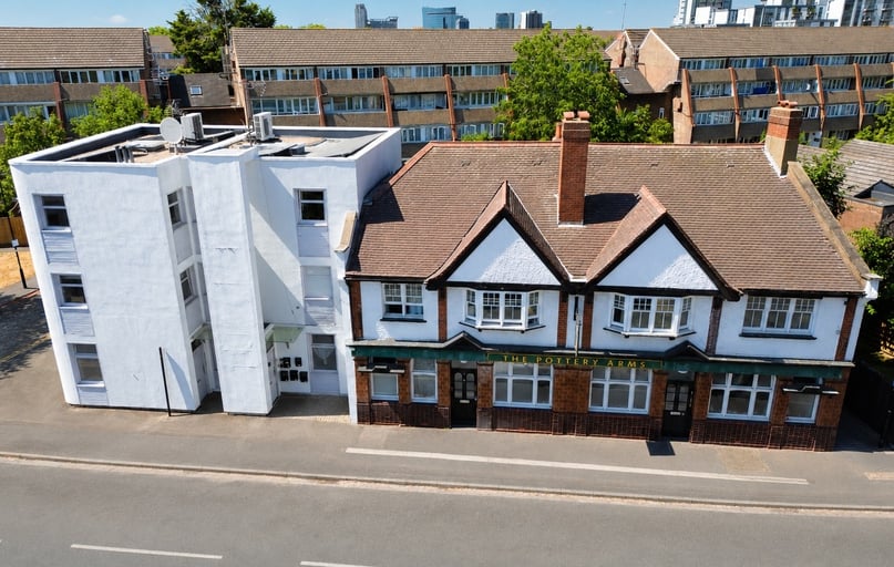 a Clayponds Lane, London - Image 1
