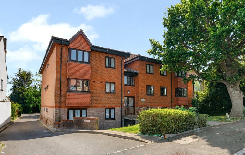 Little Oaks Court, South Norwood, London - Image 1