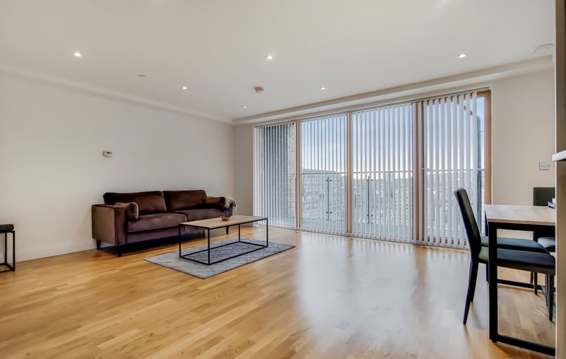 Golding Lodge, Woolwich, London - Image 1