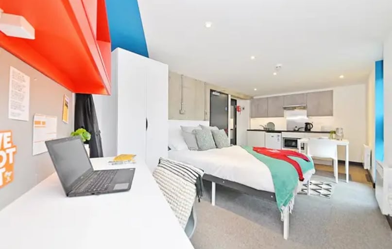 The Bigger Studio, Béton House, Rhodes Street, Park Hill, Sheffield - Image 1