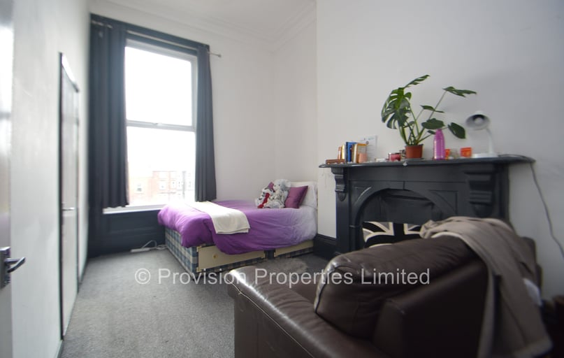 Moorland Road, Hyde Park, Leeds - Image 1