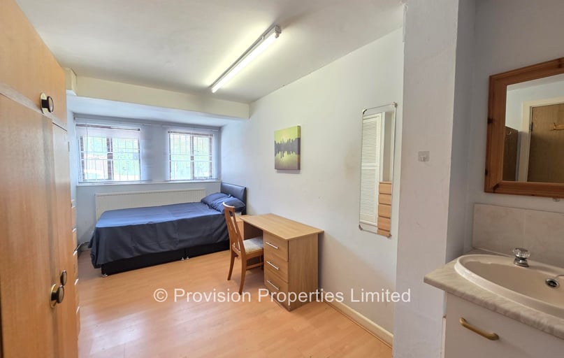 Well Close Rise, Woodhouse, Leeds - Image 1
