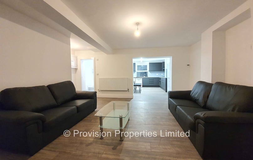 Ash Grove, Hyde Park, Leeds - Image 1