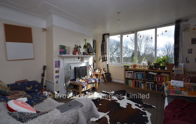 Cliff Road, Rampart Road, Leeds - Image 1