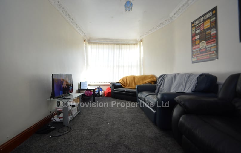 Manor Drive, Hyde Park, Leeds - Image 1