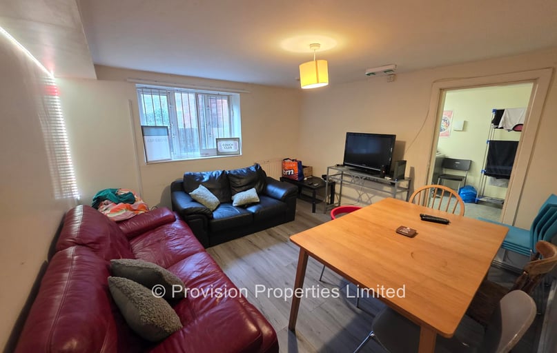 Ash Grove, Hyde Park, Leeds - Image 1