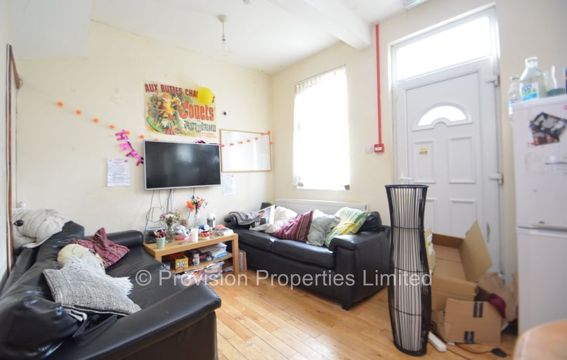 Brudenell Mount, Hyde Park, Leeds - Image 1