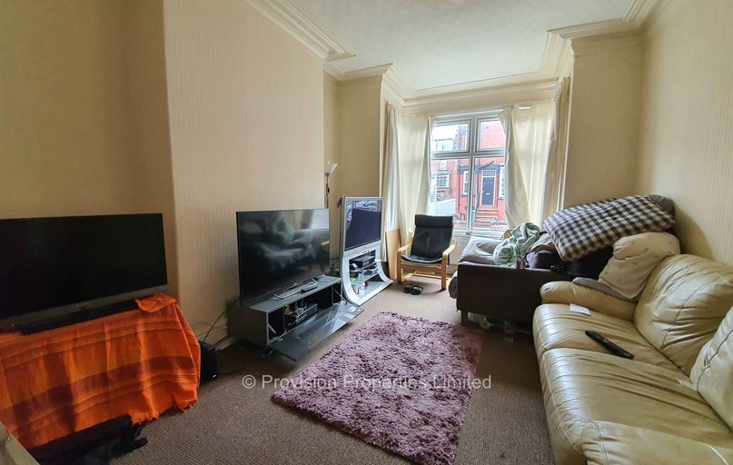 Beechwood View, Burley, Leeds - Image 1