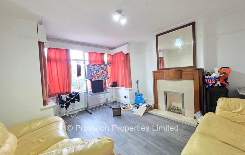 Dennistead Crescent, Headingley, Leeds - Image 1